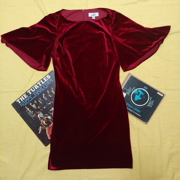 Badgley Mischka Women's Rich Red Velvet Dress W Flared Sleeves - Picture 1 of 3